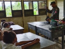 Satgas Yonif 126/KC Berikan Pembekalan Ilmu Kesehatan Kepada Siswa-Siswi Perbatasan Papua