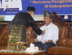 Rudi Kunjungi Kabupaten Lingga Disambut Upacara Adat Melayu