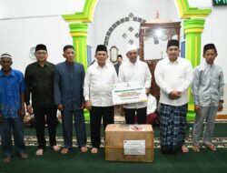 Safari Ramadhan ke Pangkil, Gubernur Ansar Salurkan Dana Zakat dan Bantuan Masker