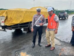 Satlantas Polresta Barelang Lakukan Peninjauan Lapangan Menanggapi Keluhan Masyarakat tentang Jalan Berlubang di U-Turn Perum Buana Central Park