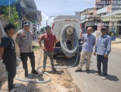 Monitoring Distribusi Air Bersih Hari ke-48, Polsek Batu Ampar Pastikan Kebutuhan Warga Terdampak Gangguan Air Terpenuhi