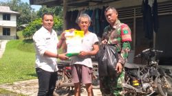 Lurah Dabo lama menjumpai warganya yang tertimpa musibah rumahnya tertimpa pohon untuk memberi bantuan sembakau