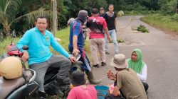 Jalan Bolong Jadi Jebakan: Pemerintah Singkep Barat Jalankan Program Rutin Tambal Jalan